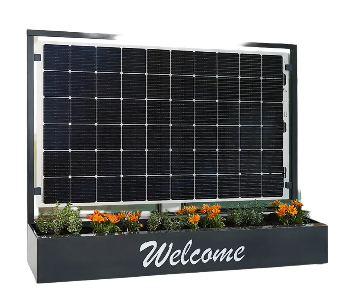 Helios Solarblumenkasten mit Welcome-Texttafel und bepflanzter Wanne
