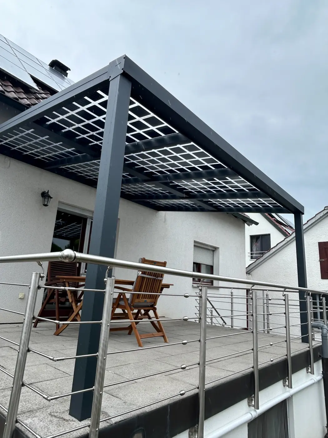Solarterrasse mit Sitzgruppe auf einer Dachterrasse