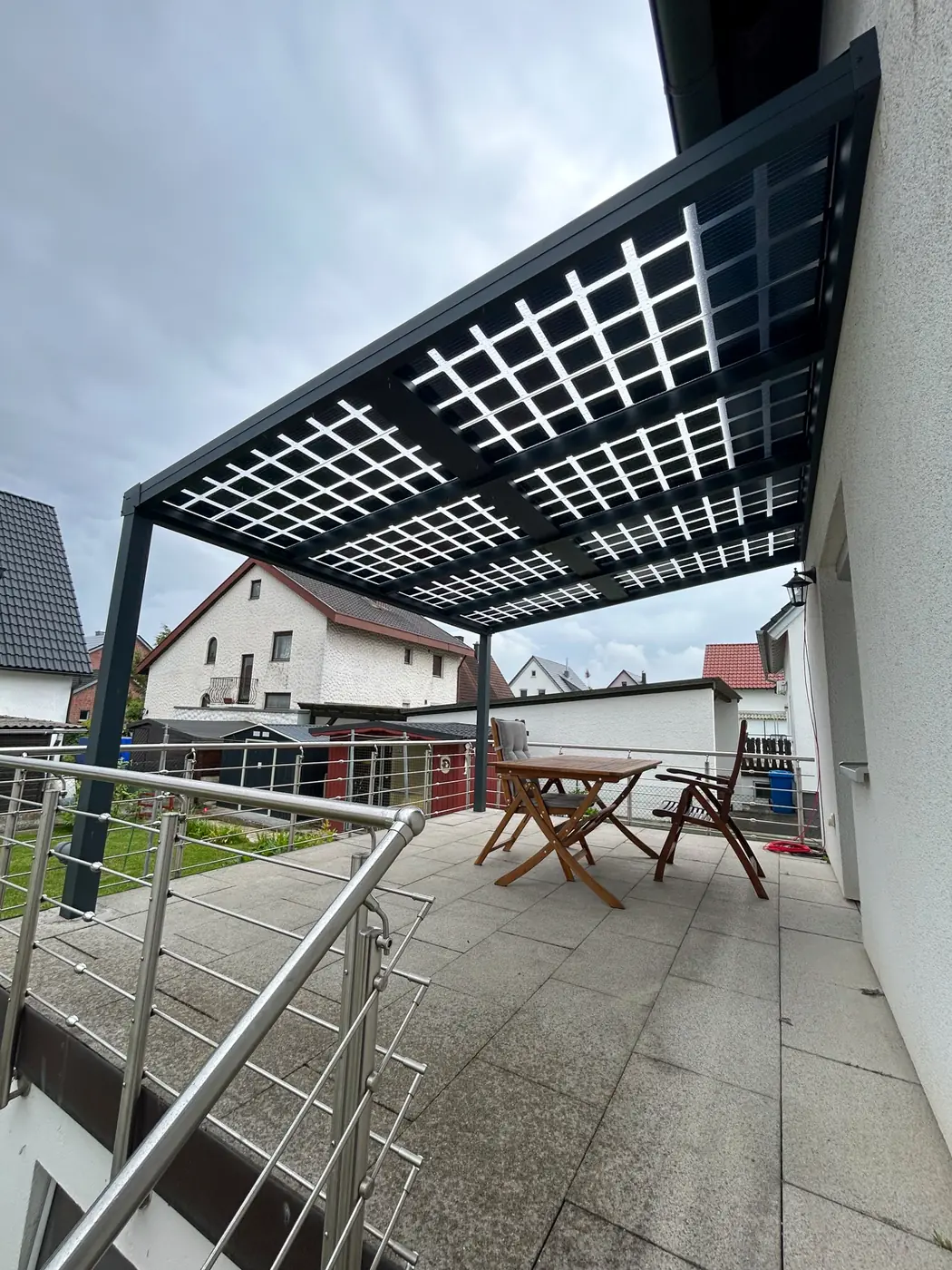 Solarterrasse aus Glas-Glas-Modulen, Untersicht